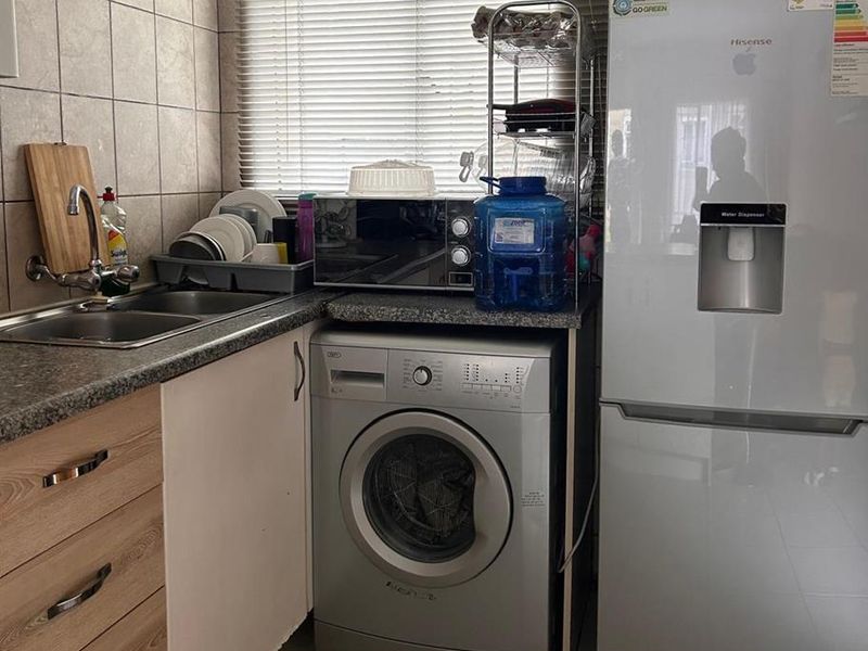 Two bedroomed ground floor apartment for sale in Comet Boksburg - Photo 2