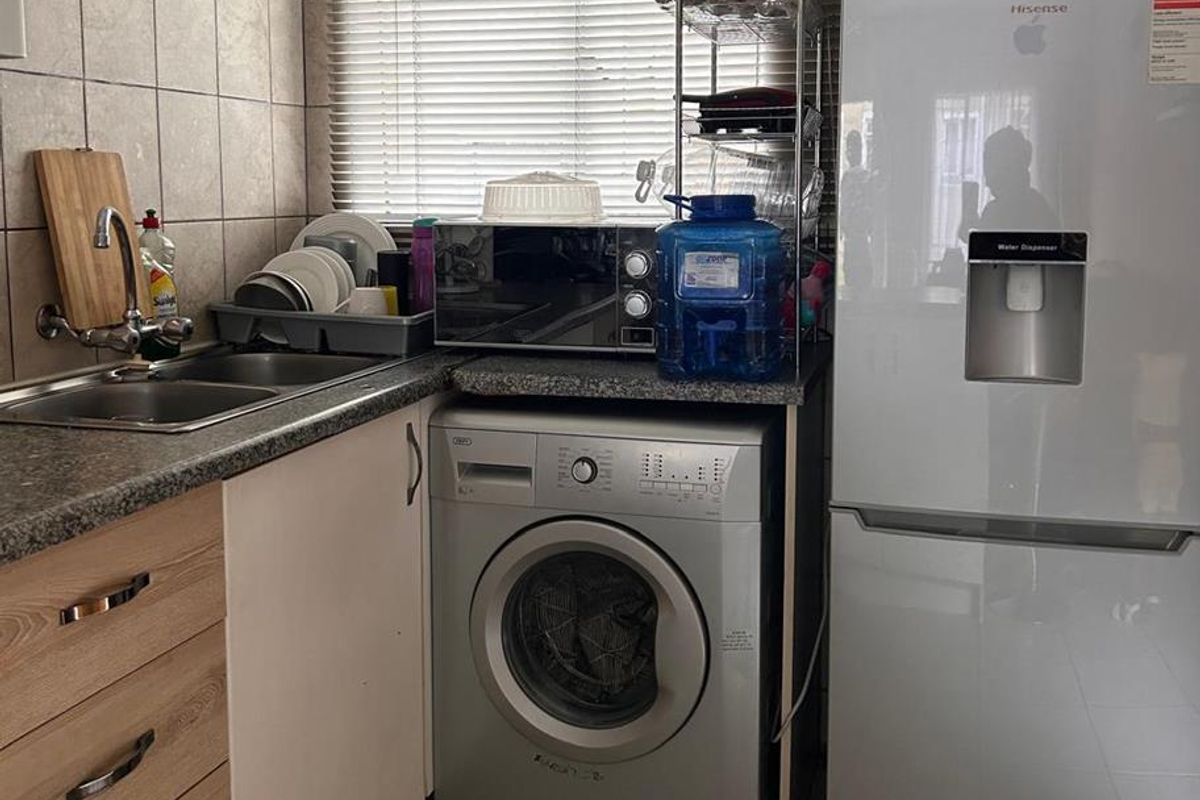 Two bedroomed ground floor apartment for sale in Comet Boksburg - Photo 2