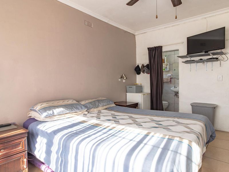 Comfortable Family Living with a Spacious Flatlet - Photo 7