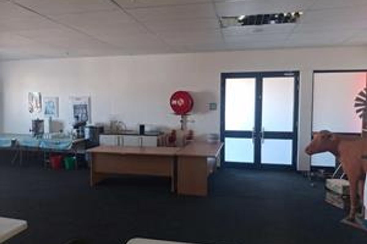 Offices To Let - Photo 4