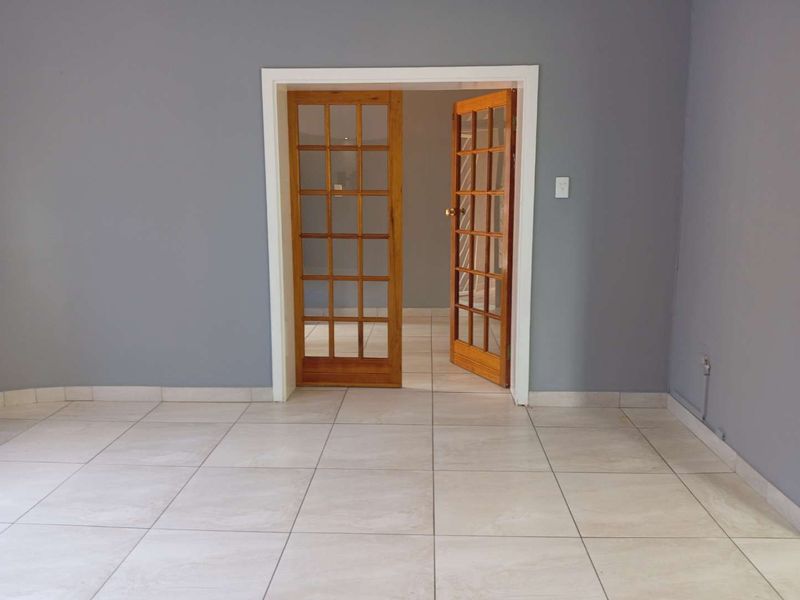 3 Bedroom ,3 Bathroom family home To Let - Photo 8