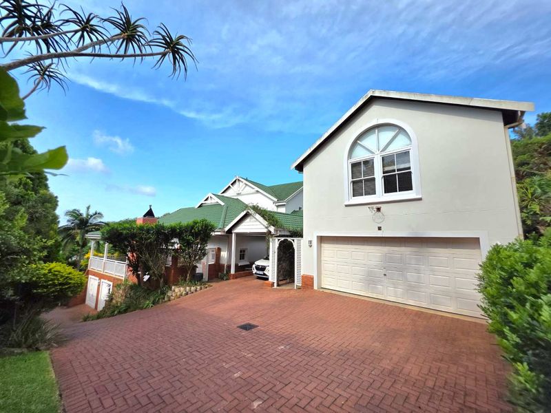 SOLE MANDATE – Prestigious Mount Edgecombe Golf Estate Living - Photo 4