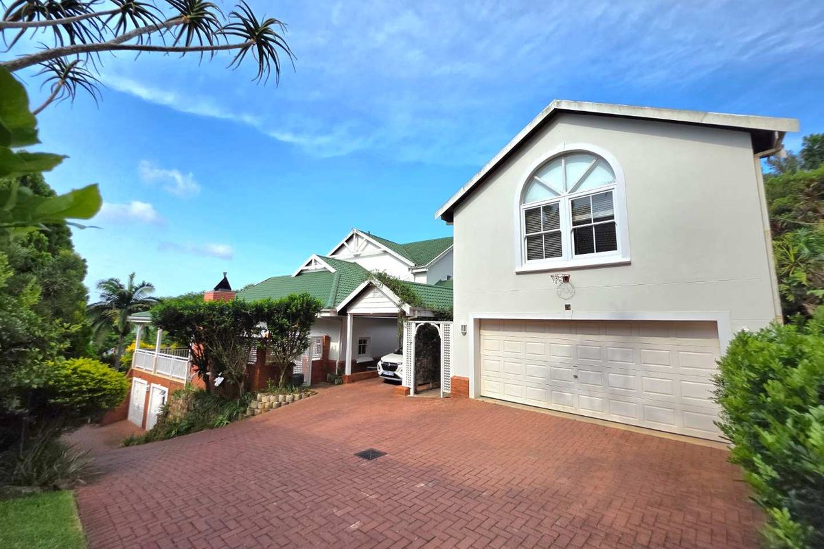 SOLE MANDATE – Prestigious Mount Edgecombe Golf Estate Living - Photo 4