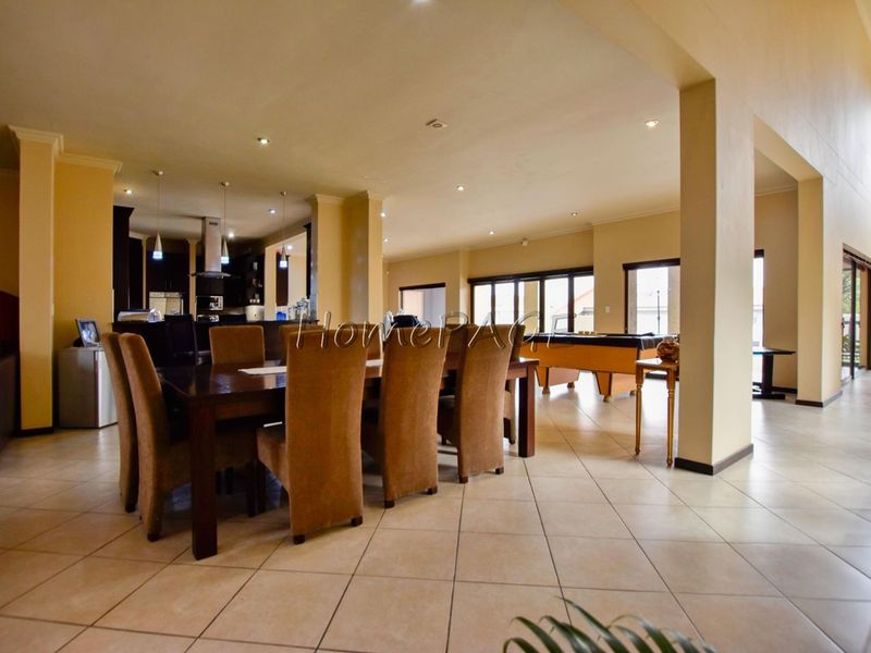 Ext 9, Swakopmund:  BEAUTIFUL, SPACIOUS, ELABORATE Contermporary 5 Bedr Home with Flat - Photo 9