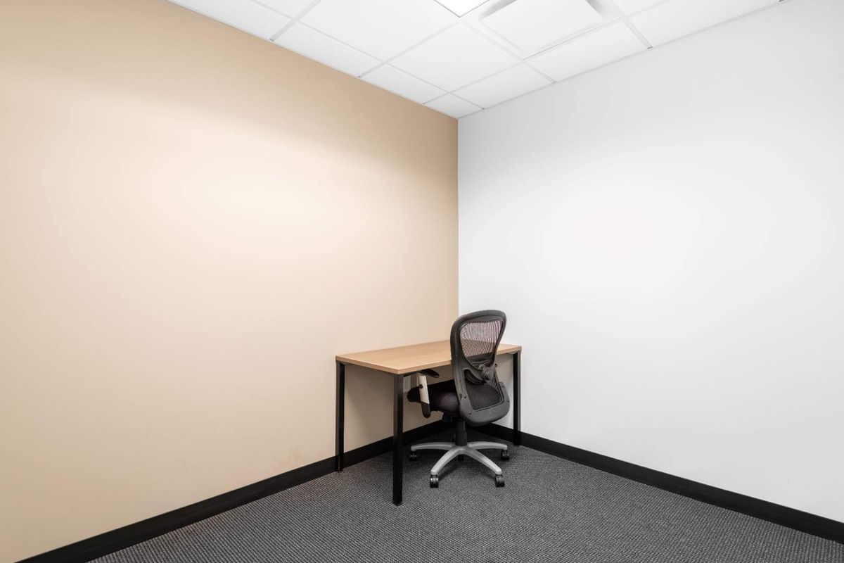 Private office space tailored to your business’ unique needs in Regus Brooklyn Bridge. - Photo 3