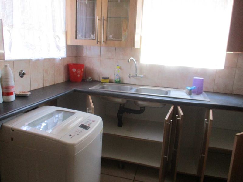 Enjoy the tranquility of Henley - Photo 7