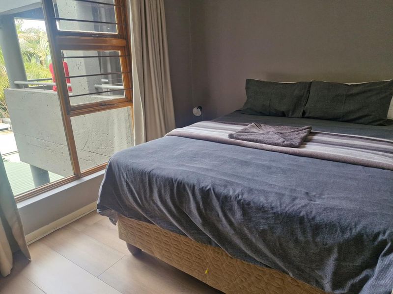 Immaculate top floor 3 bedroom apartment allows air bnb - Photo 9