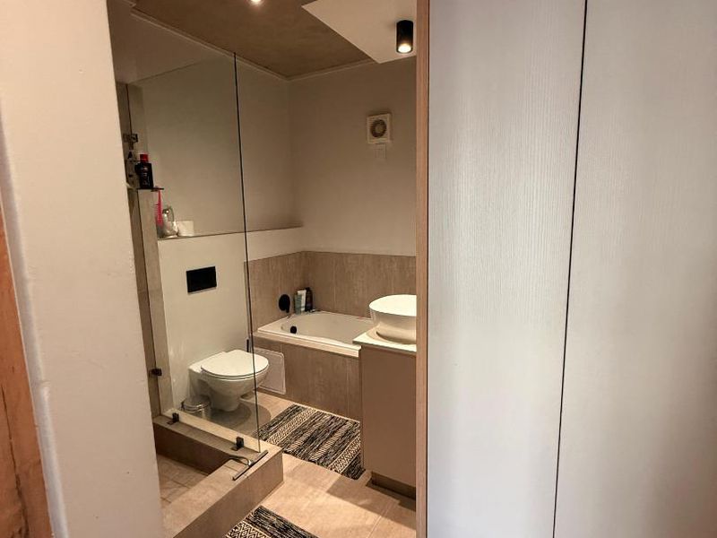 Ultra-Modern 2 Bedroom, 2 Bathroom Apartments in Waterkloof! - Photo 7