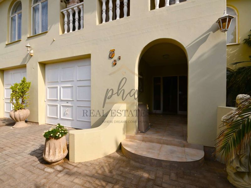 Spacious Multi-Unit Home with Income Potential in Swakopmund. - Photo 4