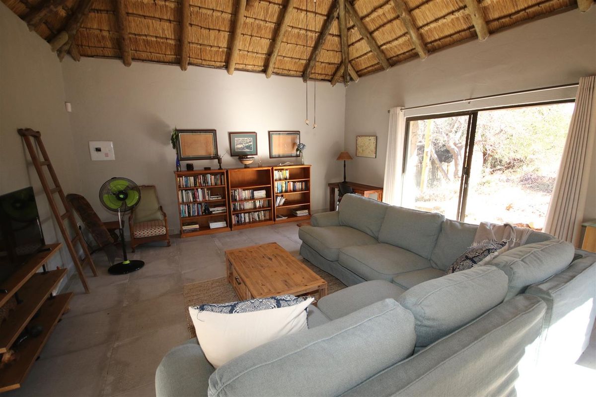 Fantastic river property, located on the banks of the Olifants River. - Photo 4