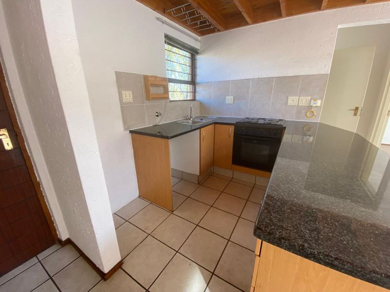 Stylish Loft Living in the Heart of Lonehill – Sibaya Sands - Photo 4
