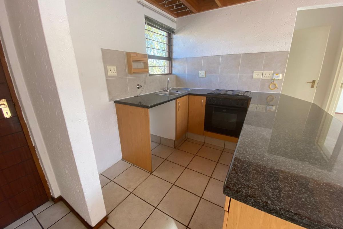 Stylish Loft Living in the Heart of Lonehill – Sibaya Sands - Photo 4