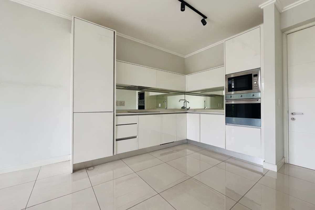 Luxury one bedroom , ground floor apartment for rent at Ellipse Waterfall - Photo 3