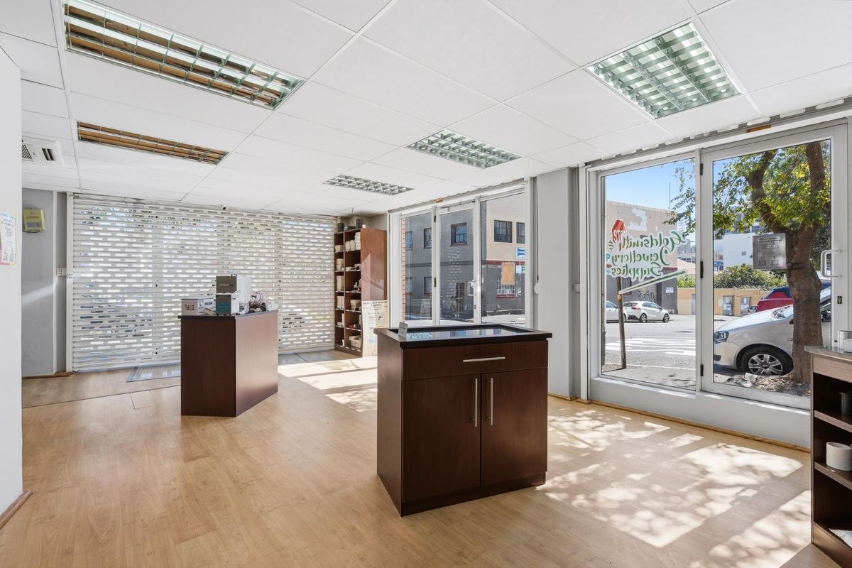 BESPOKE GARDENS SHOWROOM/RETAIL SECTION FOR SALE - Photo 3