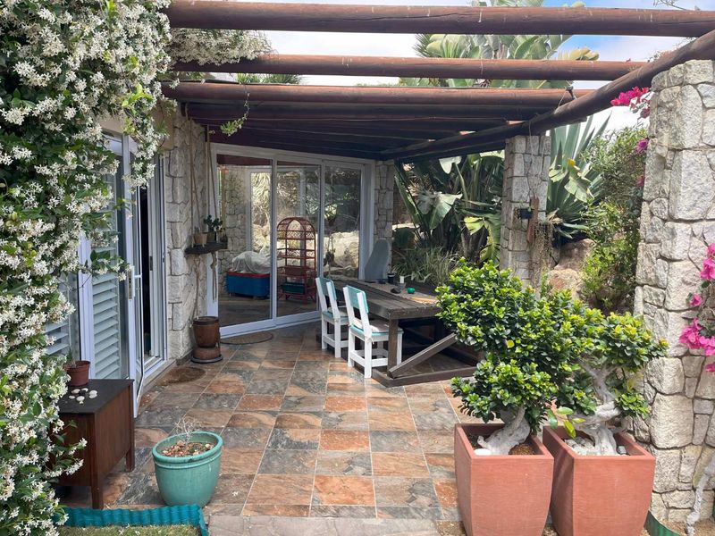 Large Townhouse with lush garden - Photo 2