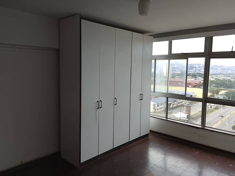 🌊 Rare Find in North Beach – Sea-Side Living with Iconic Stadium Views! 🌊 - Photo 10