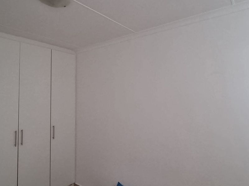 SPACE SPACE - 3 BEDROOM TOWNHOUSE OTJOMUISE - Photo 2