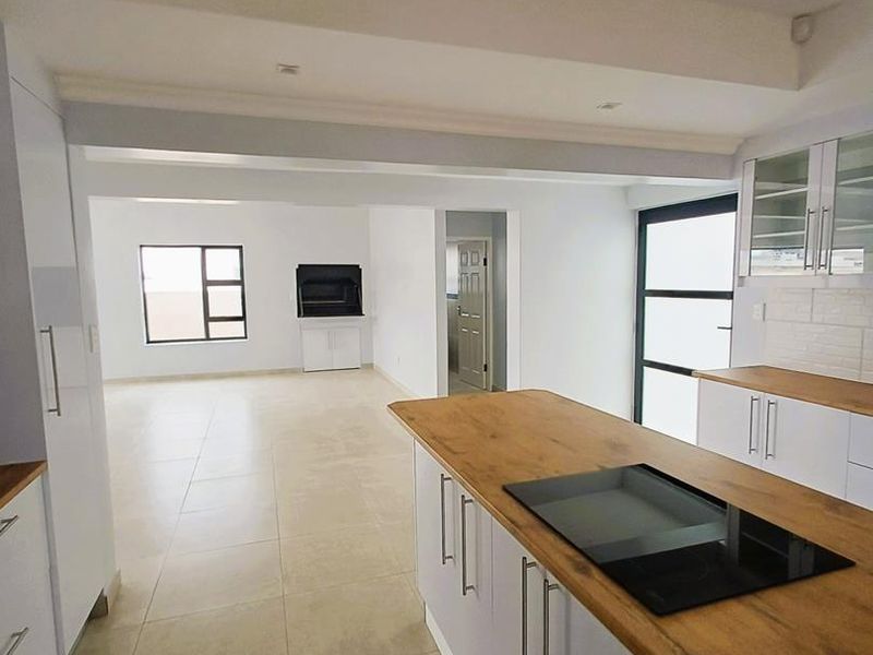 3 BEDROOM HOUSE IN MILE 4 EXT 1, FOR SALE - Photo 7