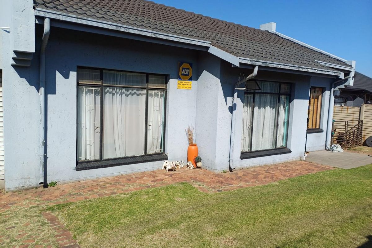 Three Bedroom House For Sale! - Photo 3