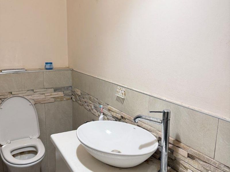 Spacious House for sale - Photo 6