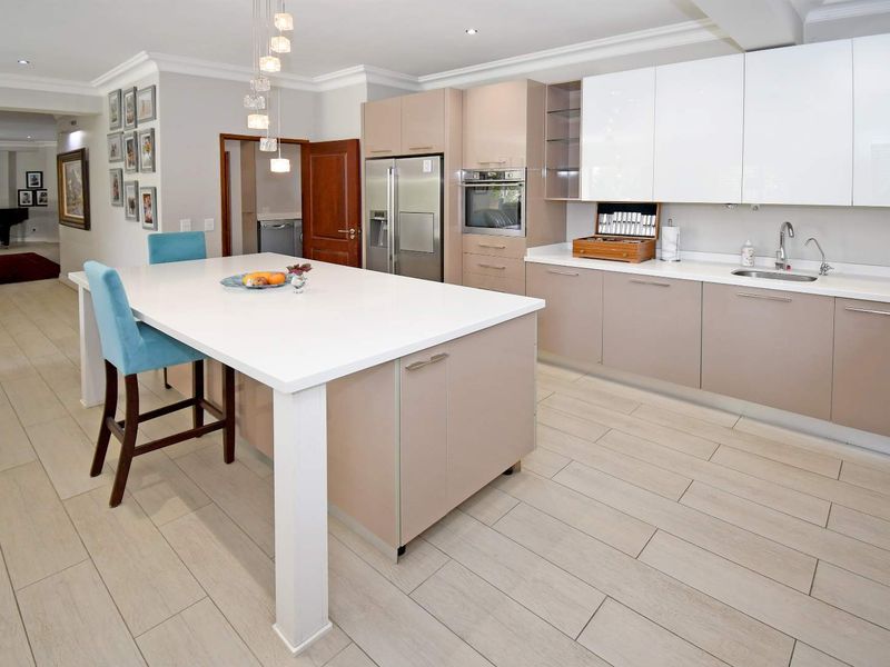 Contemporary Family Home in Secure Bryanston Enclosure - Photo 9