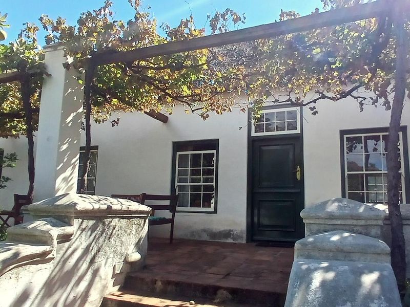 Stunning Cape Dutch Farm for Sale in Clanwilliam – A Picturesque Retreat with Luxurious Accommodations and Prime Agricultural Potential - Photo 6