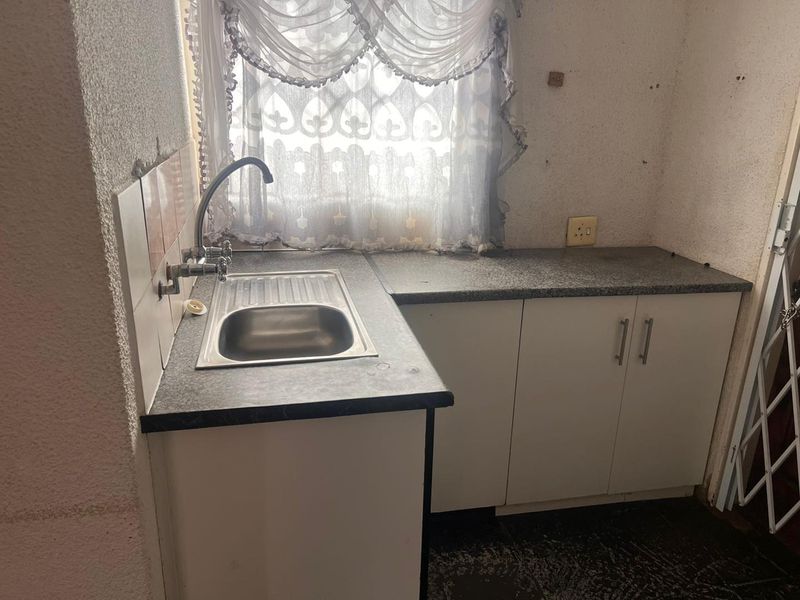 2 Bedroom House For Sale in Evaton West - Photo 4