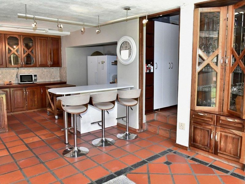 Don't overlook this Tuscan-look Property with Business Potential in Ludwigsdorf. - Photo 5