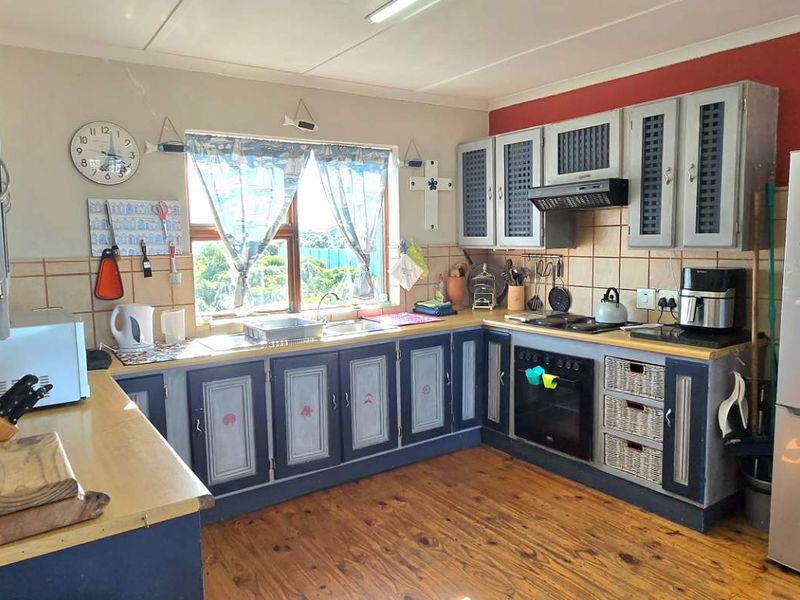 Versatile Coastal Home with Income Potential in Kleinbaai - Photo 7
