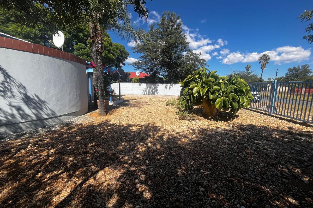 Beautiful older Pioneerspark house for sale - Photo 2