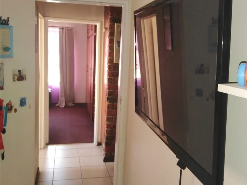 2 Bedroom Townhouse in Newton Park - Photo 7