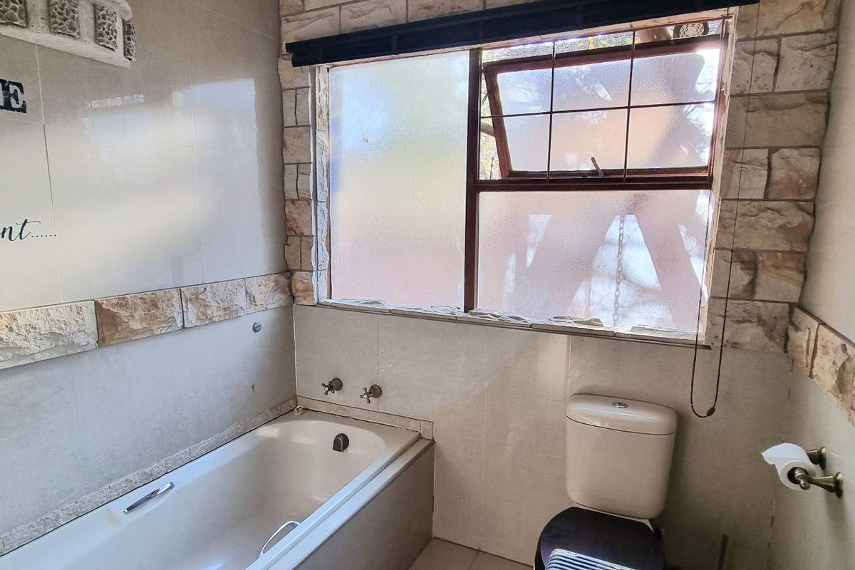 SPACIOUS FAMILY HOME WITH FLAT IN THE NORTH - Photo 4