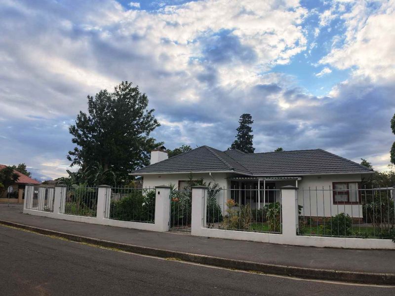 Spacious Home with Self Contained Flatlet. - Photo 2