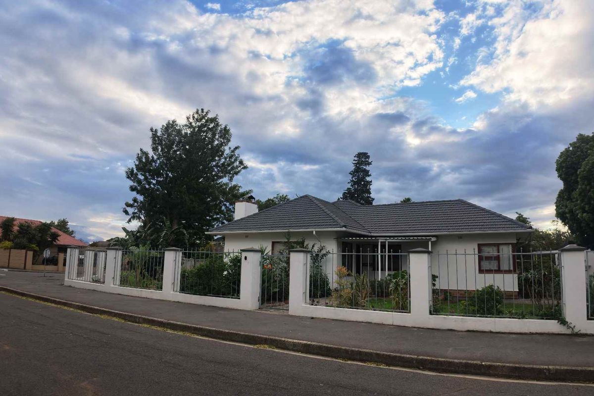 Spacious Home with Self Contained Flatlet. - Photo 2