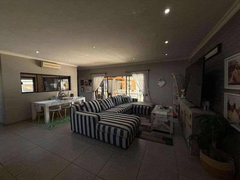 Double storey conventional - Photo 10
