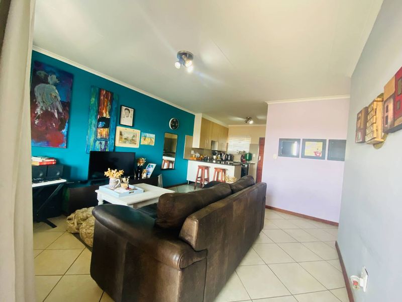 Modern 2-Bedroom Apartment in Crescent Glades Estate - Photo 10