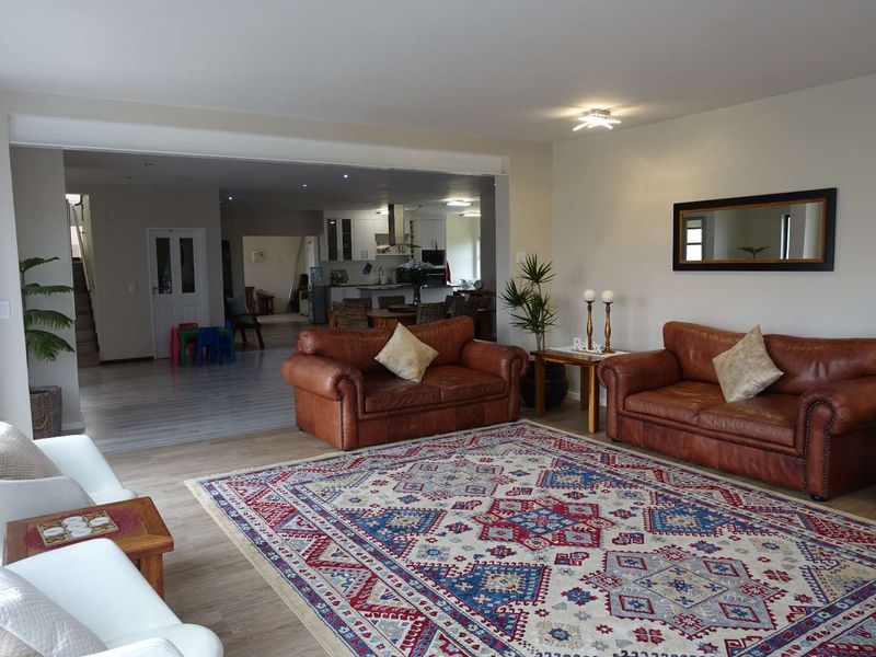 EXCEPTIONAL DESERT-VIEW RESIDENCE - Photo 2