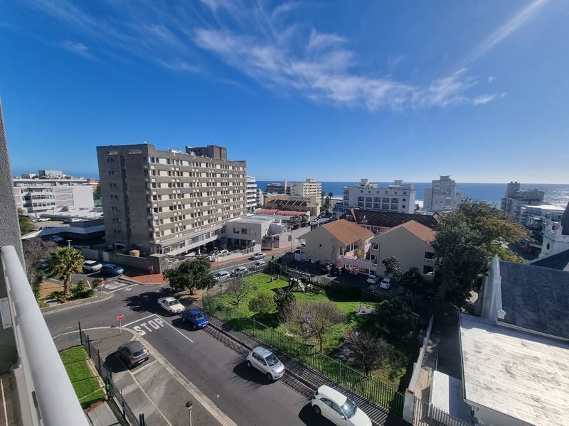 Unfurnished Renovated 1-bedroom Apartment To Rent in Sea Point - Photo 8