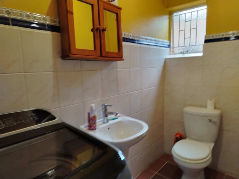 Embrace Comfort: 3-Bedroom Home with Private Garden! - Photo 9