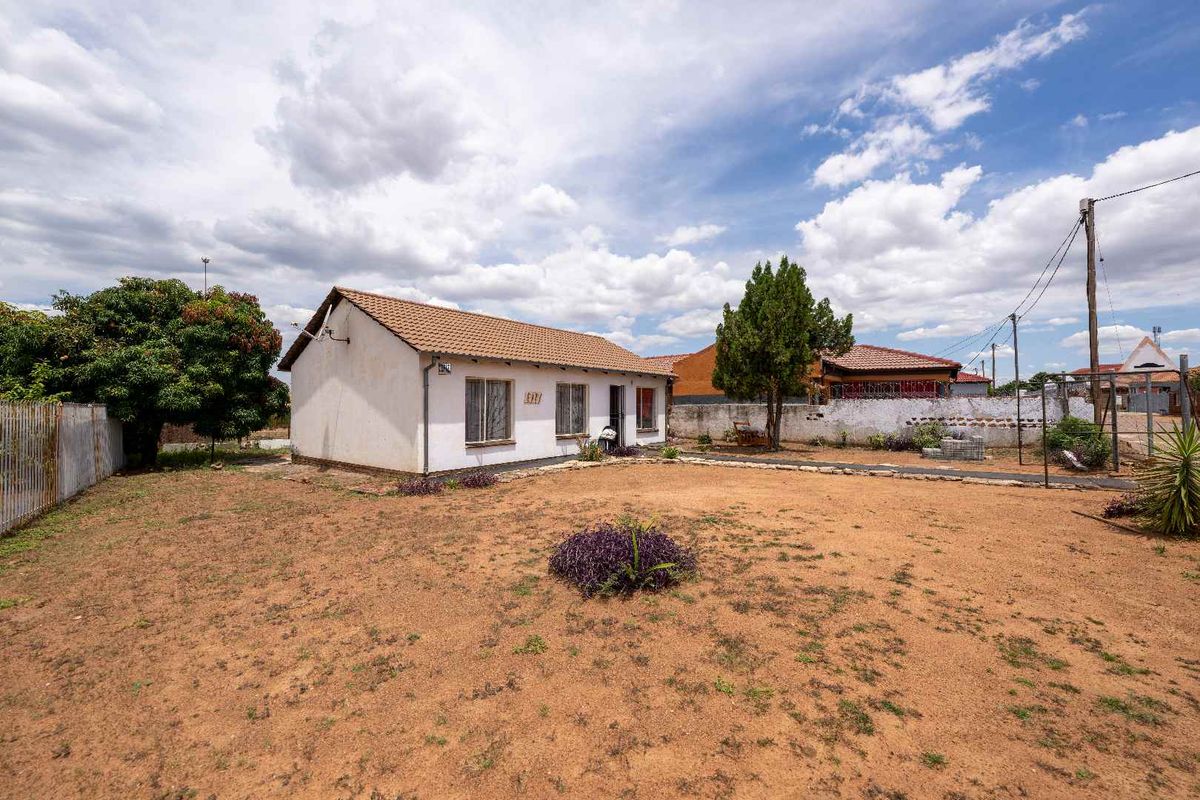 Unlock the potential in a prime location - Photo 5