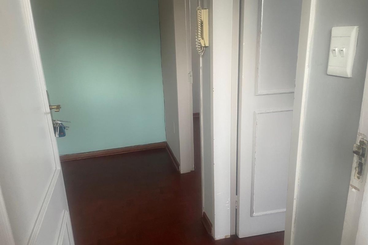UNFURNISHED TWO BEDROOMS - FIRST FLOOR - Photo 5