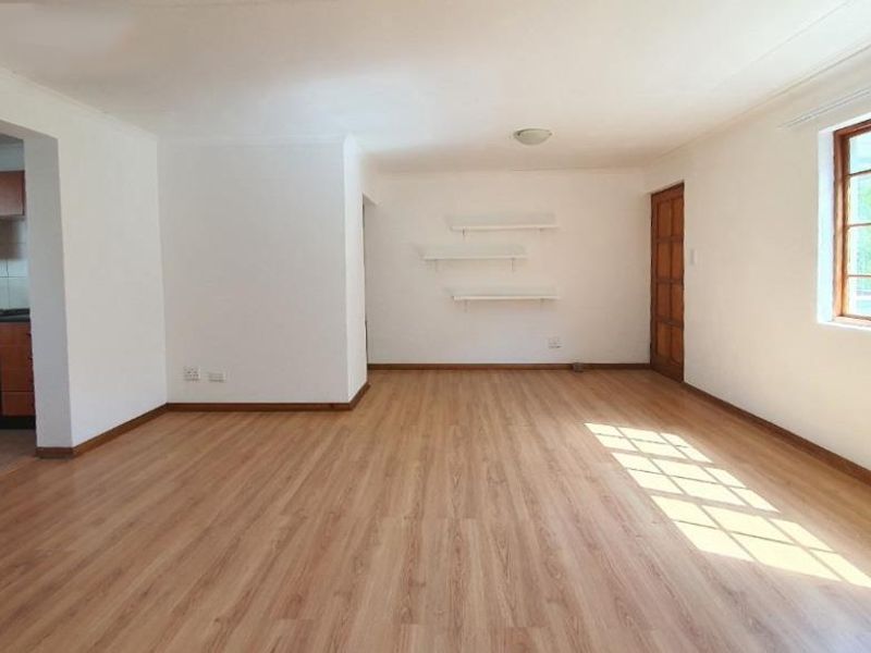 ACTIVE LIFESTYLE IN SECURE COMPLEX. - Photo 3