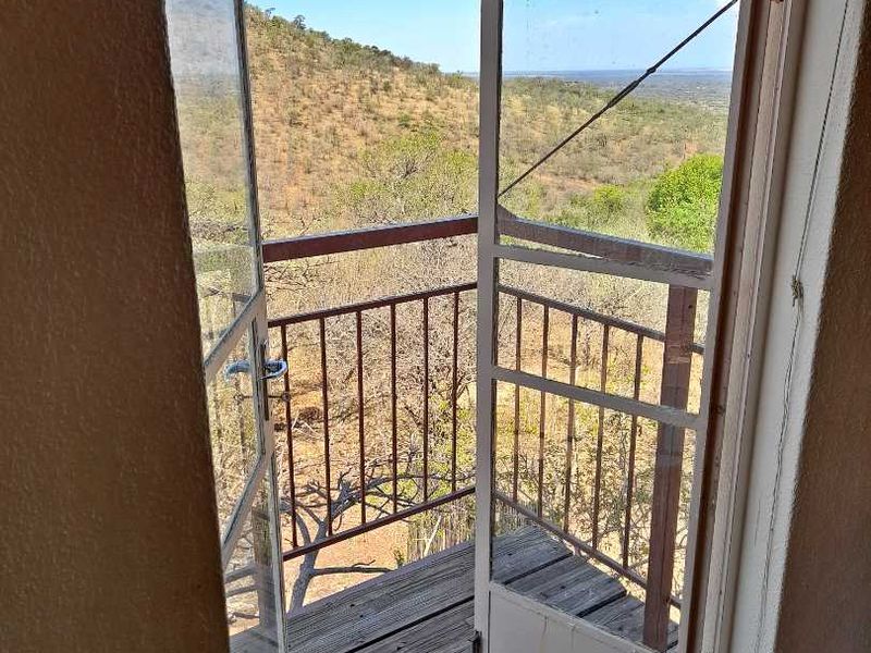 8 Sleeper House in Game Lodge - Photo 8