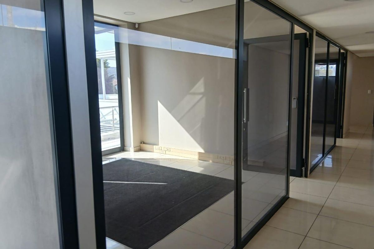 Premium Corporate Headquarters To Let | Klein Windhoek - Photo 5