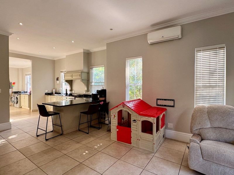 Spacious Family Home in Secure Mount Edgecombe Estate - Photo 7
