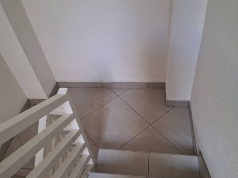 Townhouse for sale,Windhoek central - Photo 9