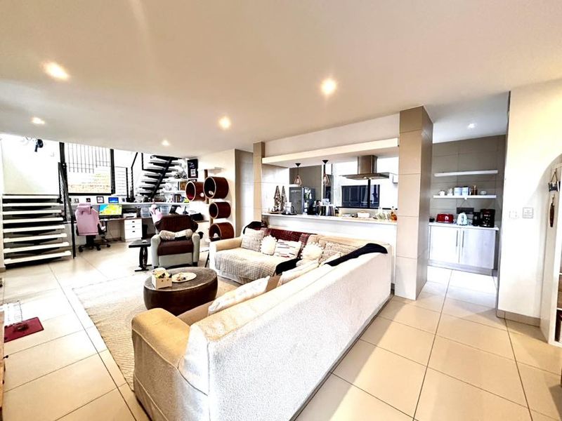 3 Bedroom House For Sale in Kleine Kuppe - Photo 4