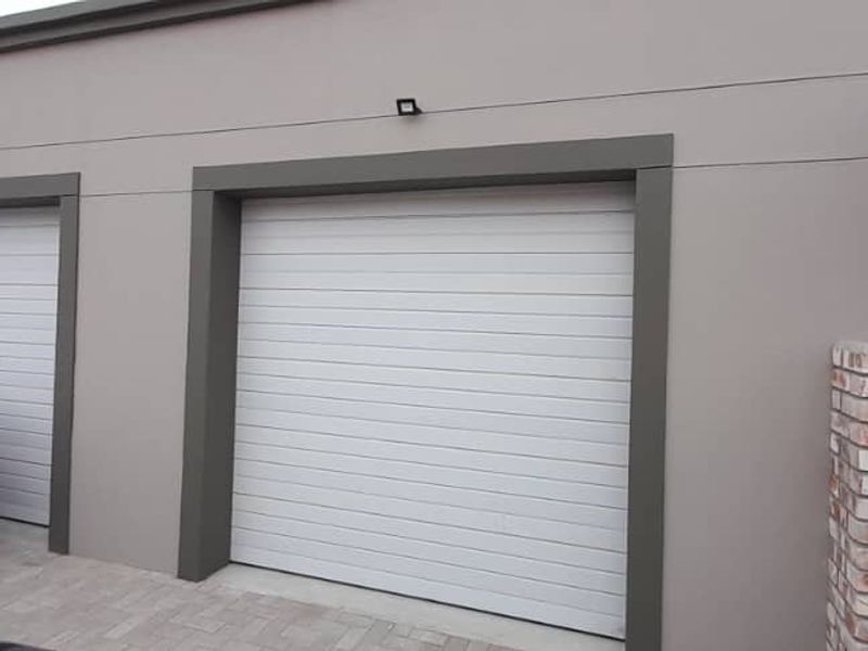 NEWLY RENOVATED FAMILY HOUSE IN A VERY QUIET  CUL DE SAC - Photo 8