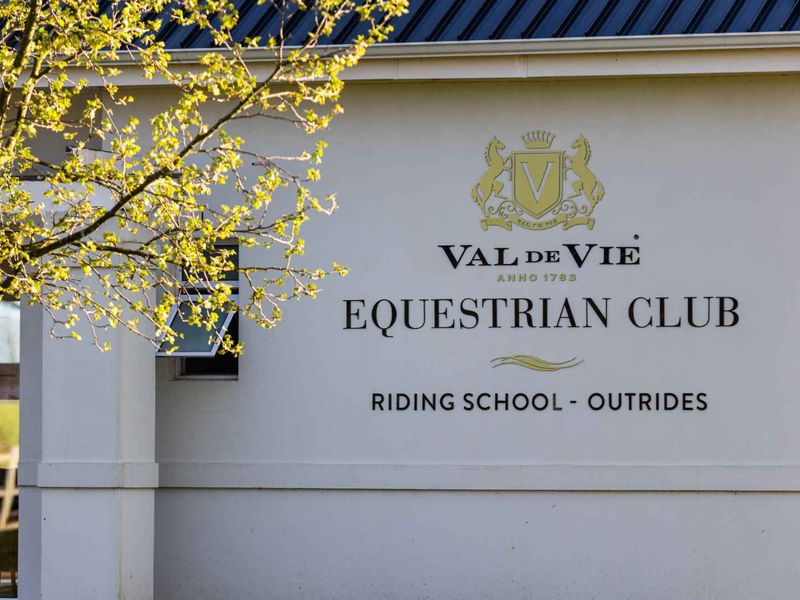 An Exceptional Opportunity to own the 1,96 hectare Equestrian School with premium facilities, located within the Equestrian hub on Val de Vie Estate - Photo 5