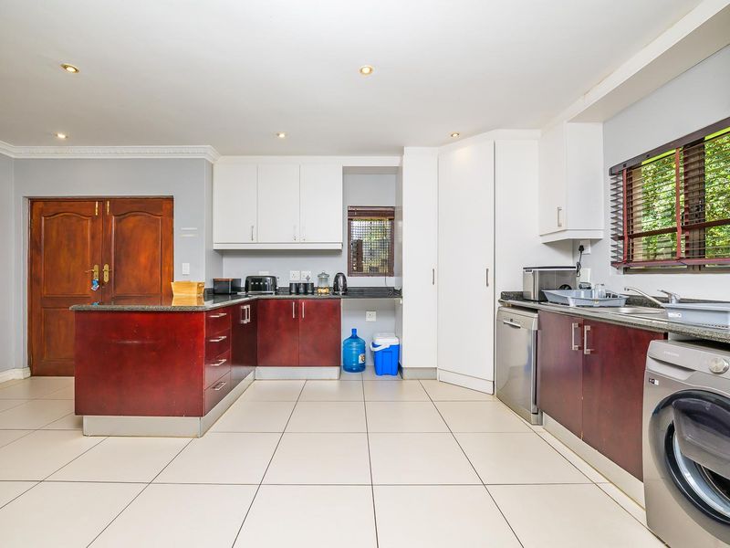 Hendra Estates - Secure Estate Living! 5 Bedroom Home For Rent In Security Estate In La Lucia! - Photo 7